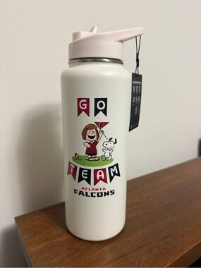 NWT Peanuts White 34 oz Water Bottle Atlanta Falcons Football